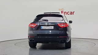MASERATI LEVANTE 2019