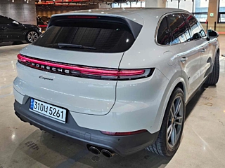 PORSCHE CAYENNE PO536 2024