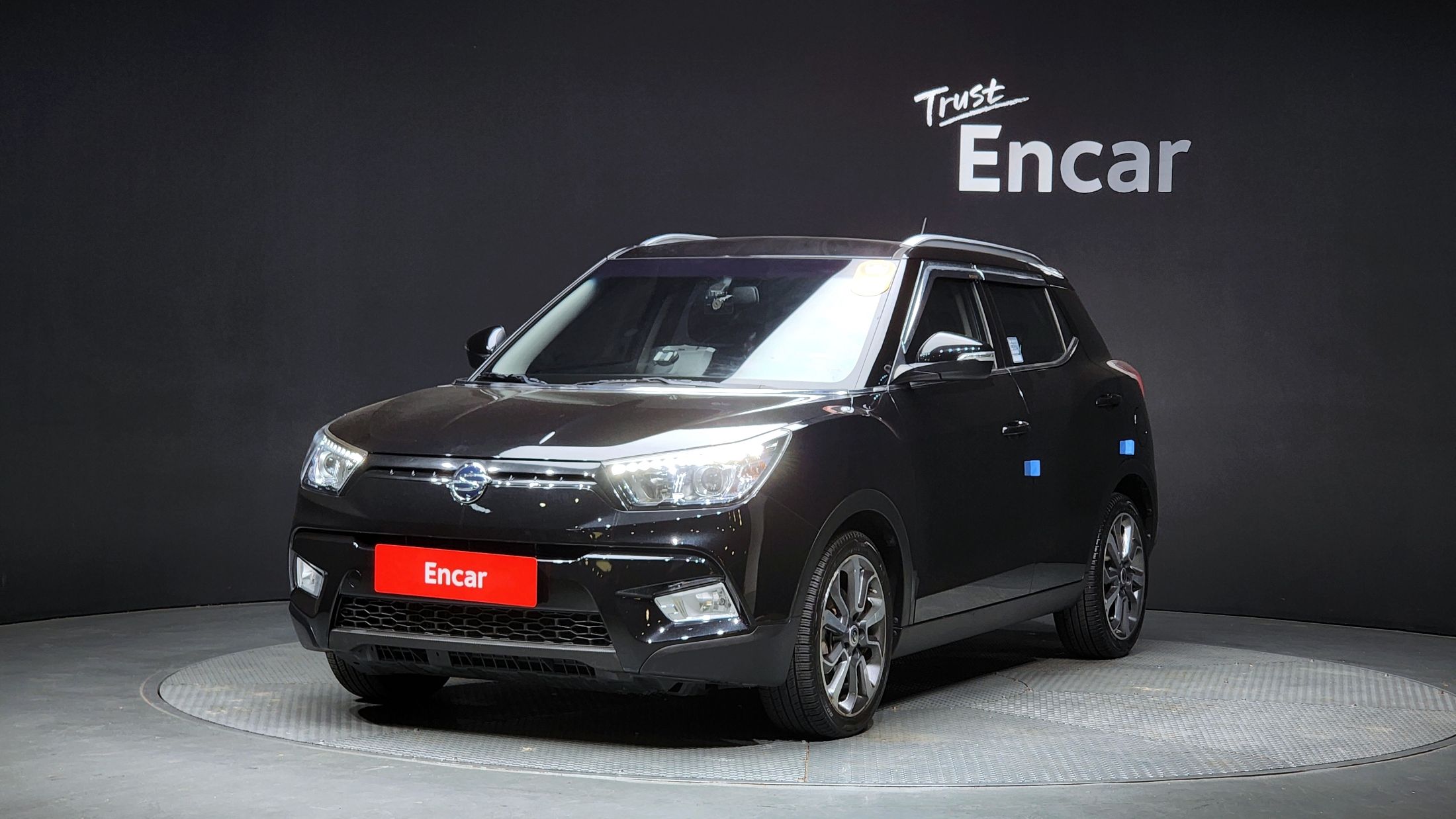 SSANGYONG TIVOLI 2015