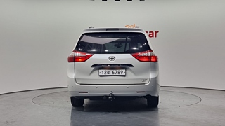 TOYOTA SIENNA 2017