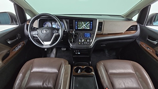 TOYOTA SIENNA 2017