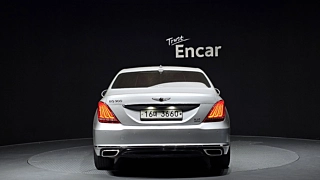 GENESIS EQ900 2016