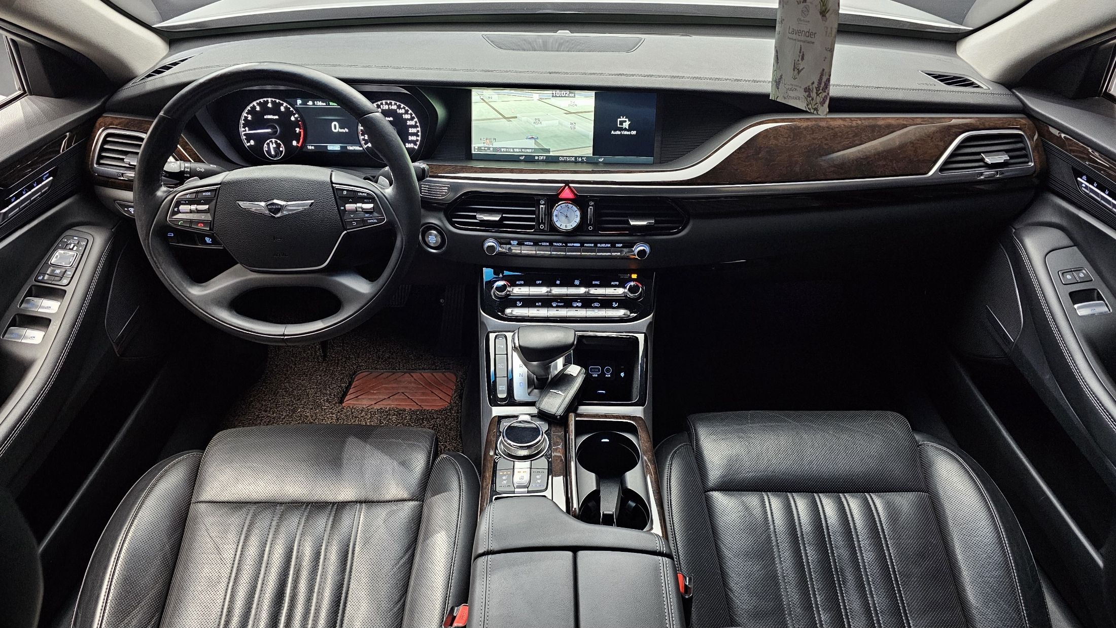 GENESIS EQ900 2016
