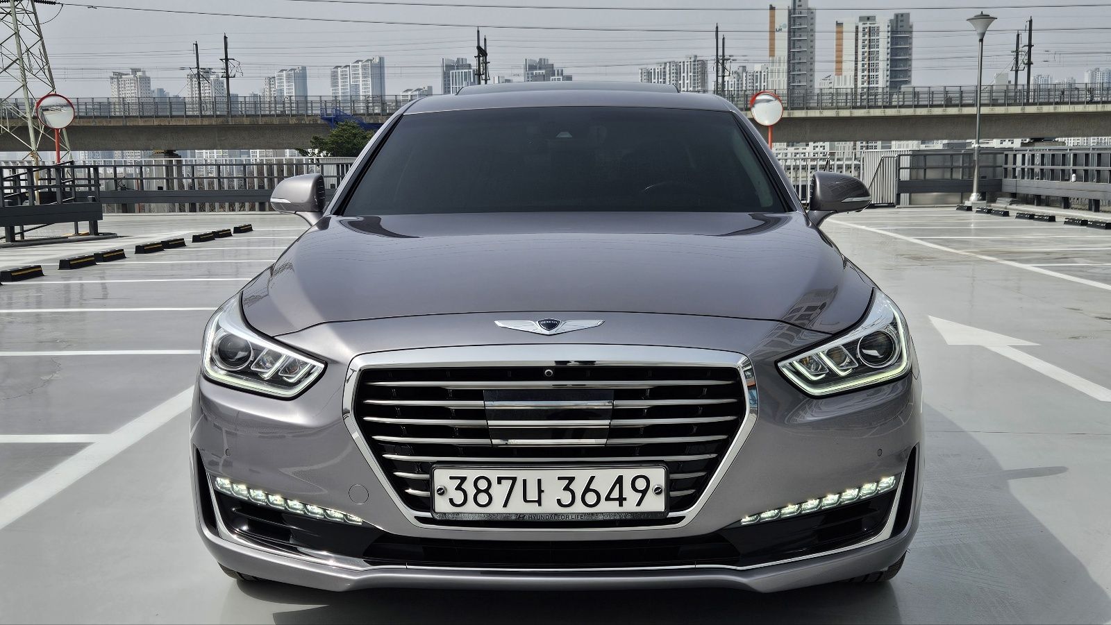 GENESIS EQ900 2016