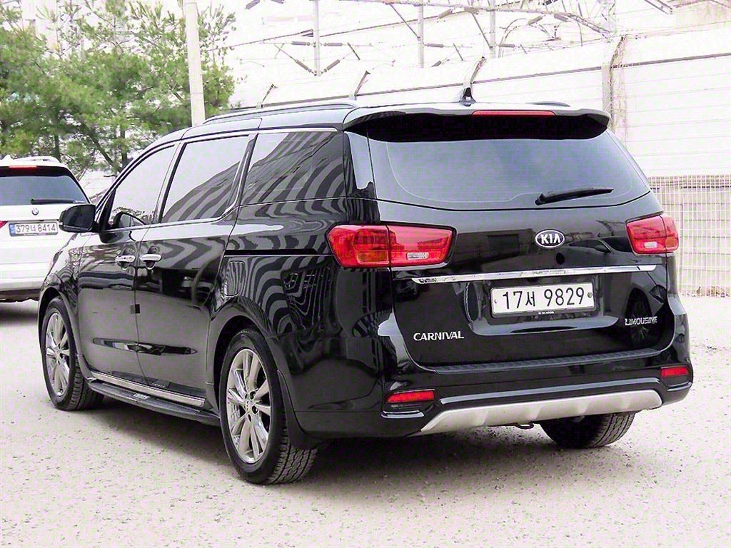 KIA CARNIVAL 2018