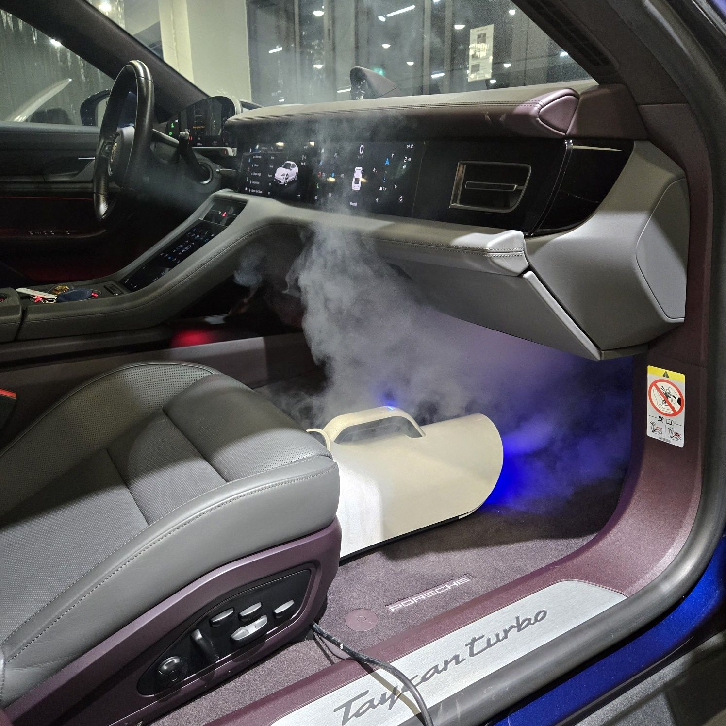 PORSCHE TAYCAN 2021