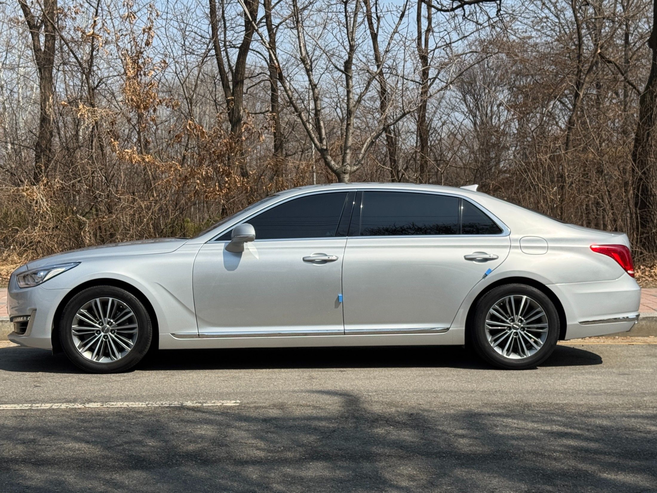 GENESIS EQ900 2018