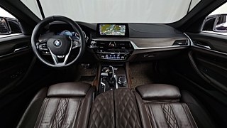 BMW 5-SERIES G30 2017