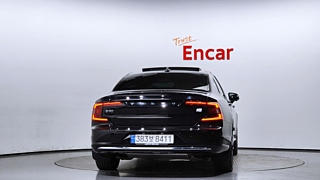 VOLVO S90 2023