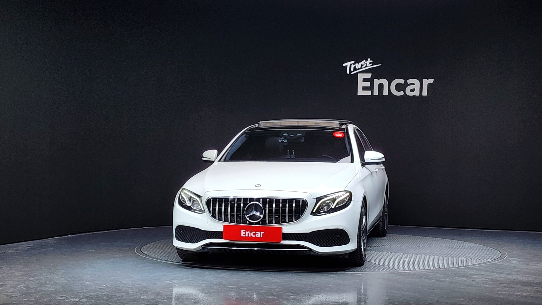 MERCEDES BENZ E-CLASS W213 2016