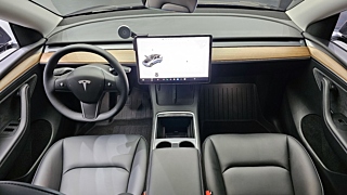 TESLA MODEL Y 2025
