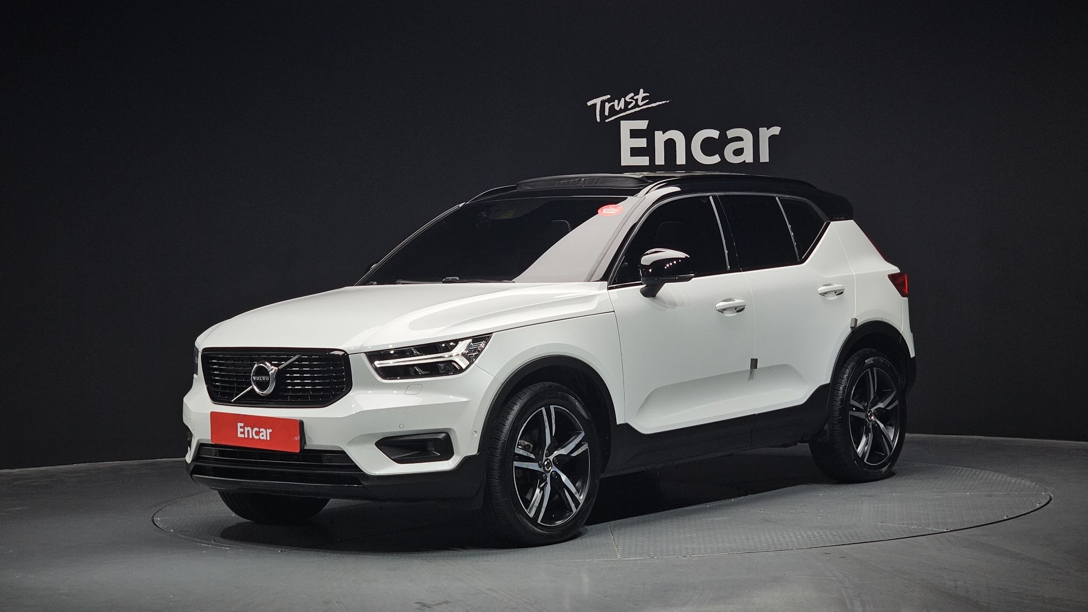 VOLVO XC40 2019