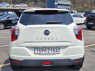 SSANGYONG TIVOLI VERY NEW 2021