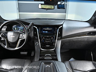 CADILLAC ESCALADE 2017