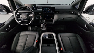 HYUNDAI STARIA 2023