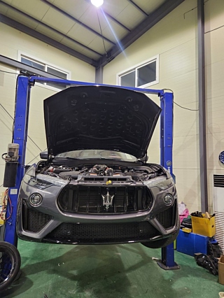 MASERATI LEVANTE 2020