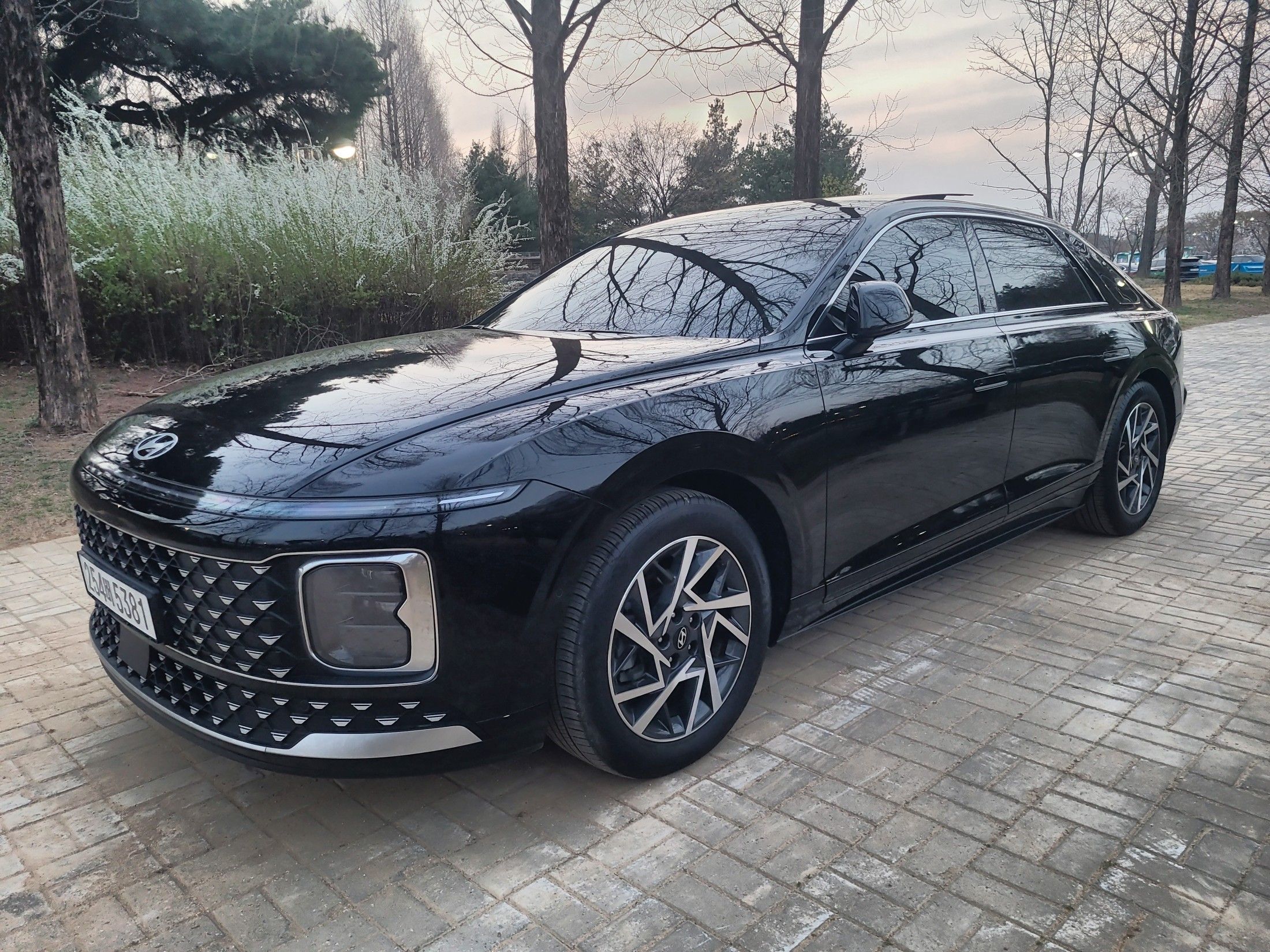 HYUNDAI GRANDEUR HYBRID GN7 2023