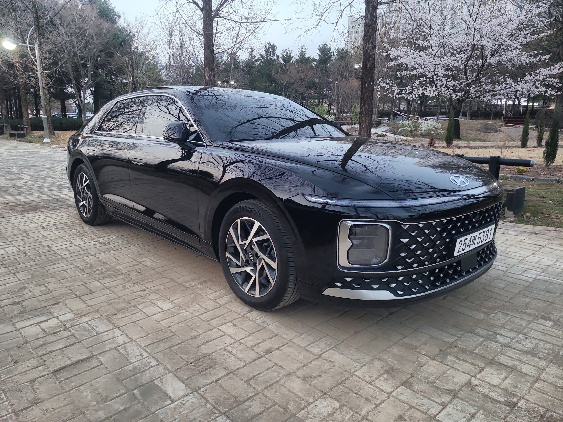 HYUNDAI GRANDEUR HYBRID GN7 2023