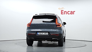 VOLVO XC40 2019