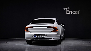 VOLVO S90 2023