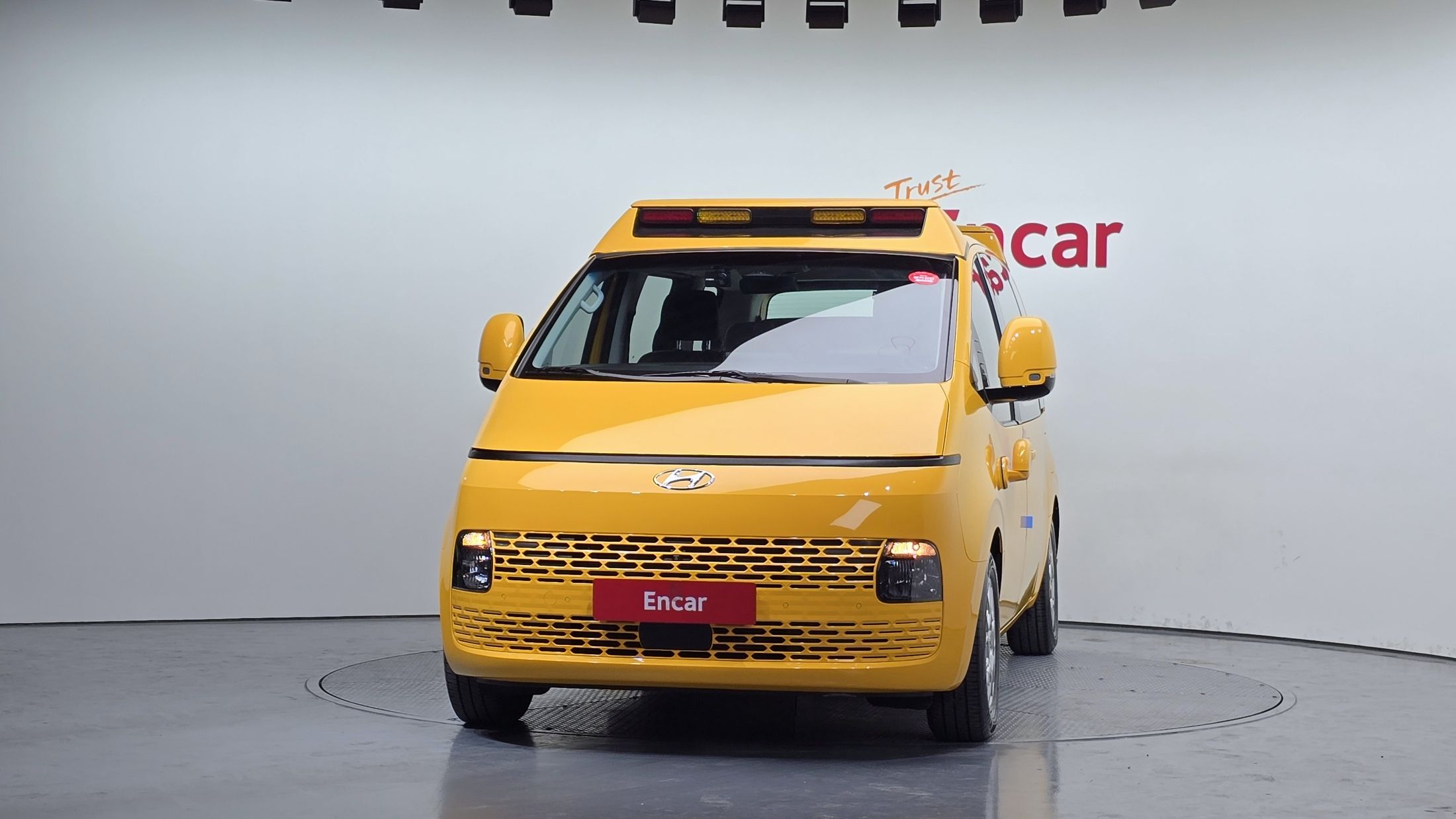 HYUNDAI STARIA 2023