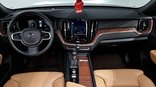 VOLVO XC60 2019