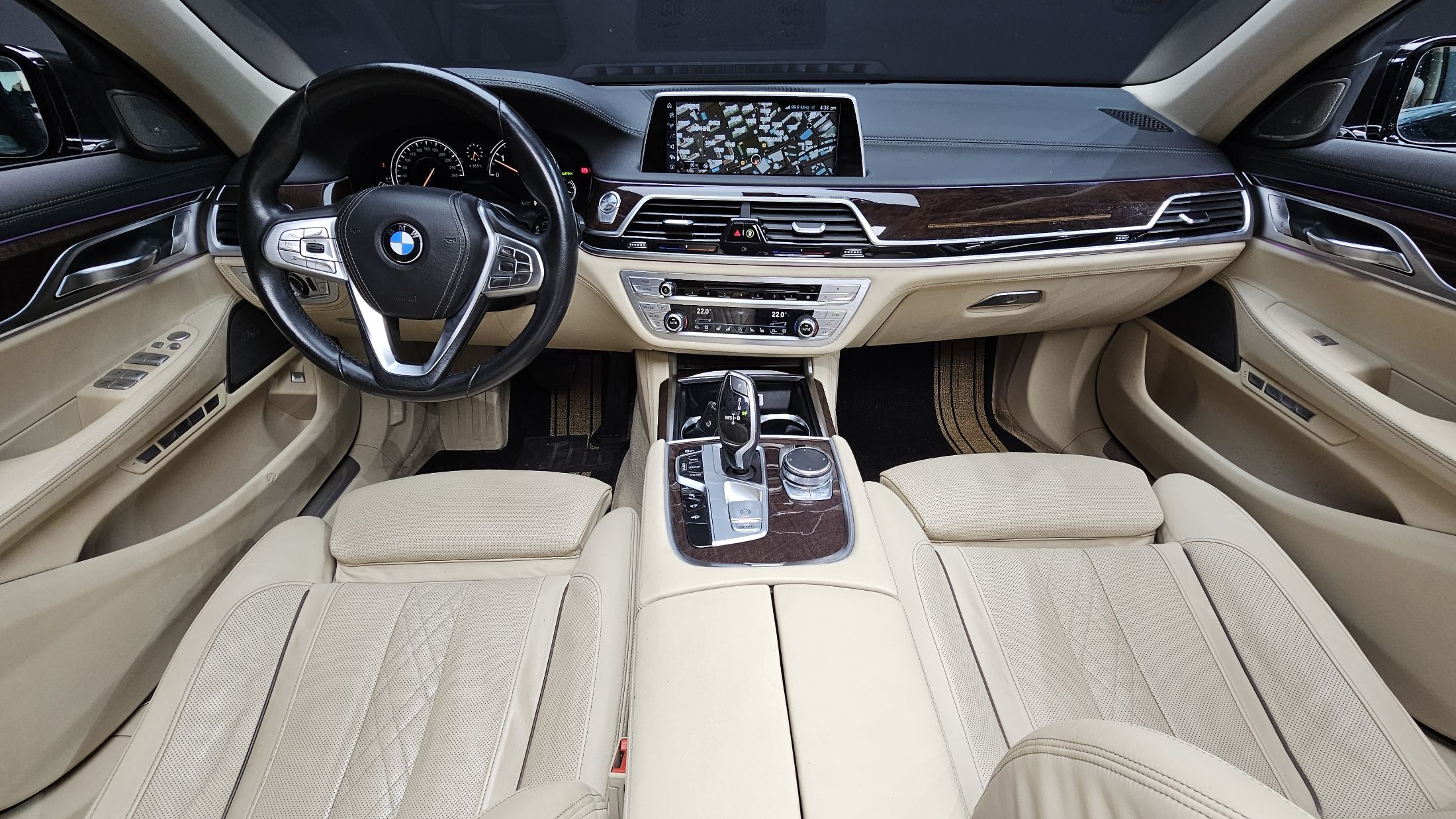 BMW 7-SERIES G11