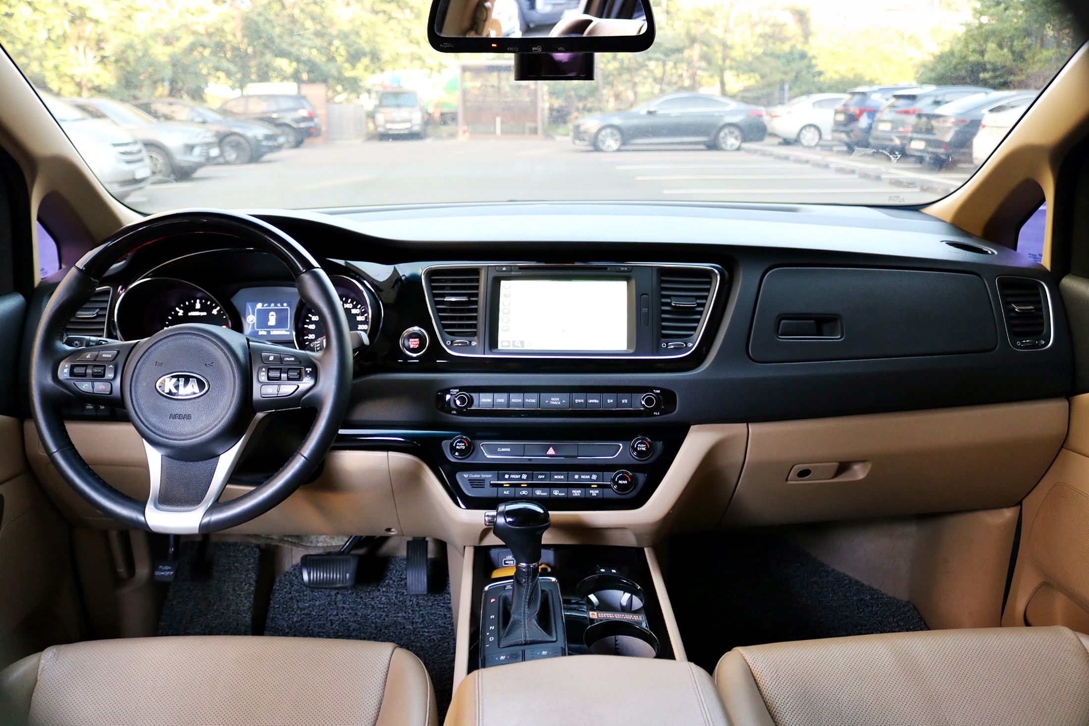KIA CARNIVAL 2015