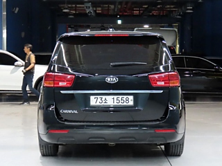 KIA CARNIVAL 2018
