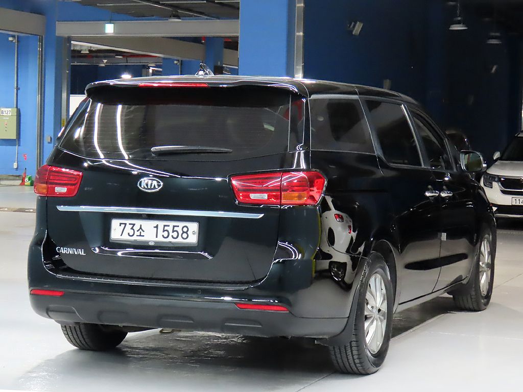 KIA CARNIVAL 2018