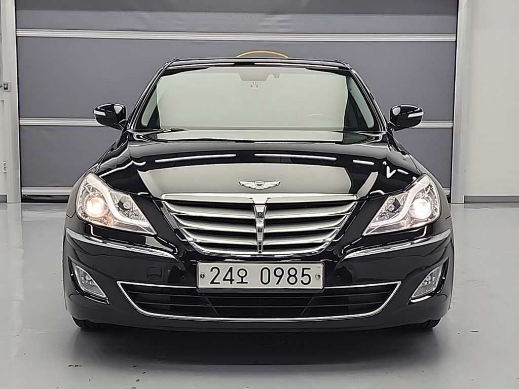 HYUNDAI GENESIS