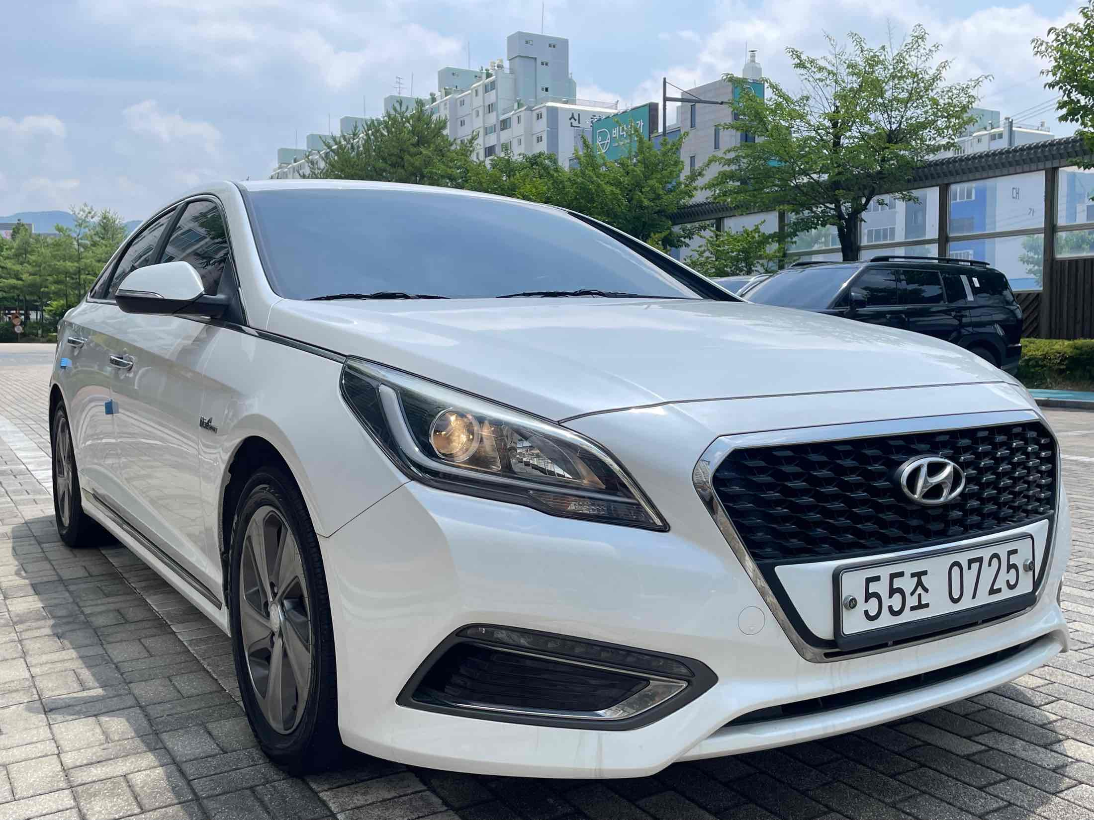 HYUNDAI LF SONATA HYBRID 2016