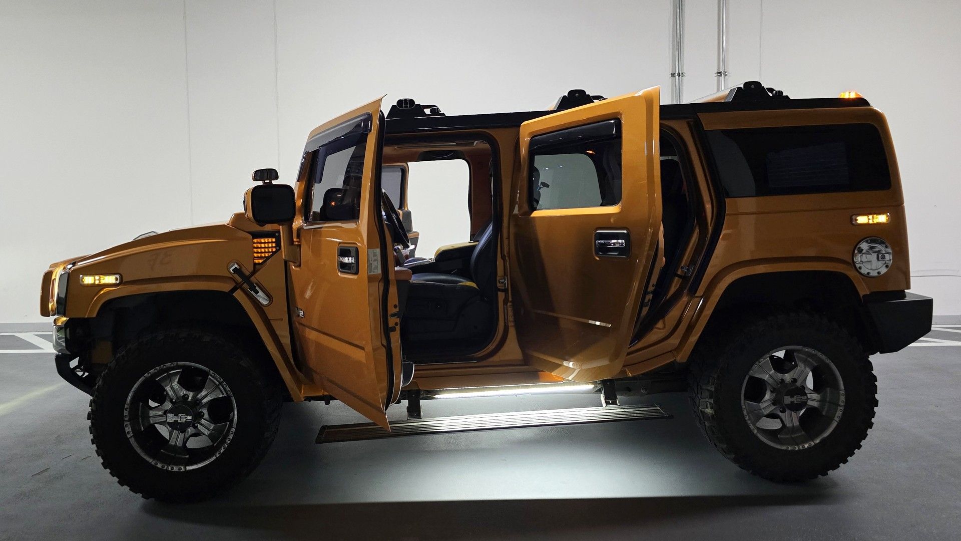 HUMMER H2
