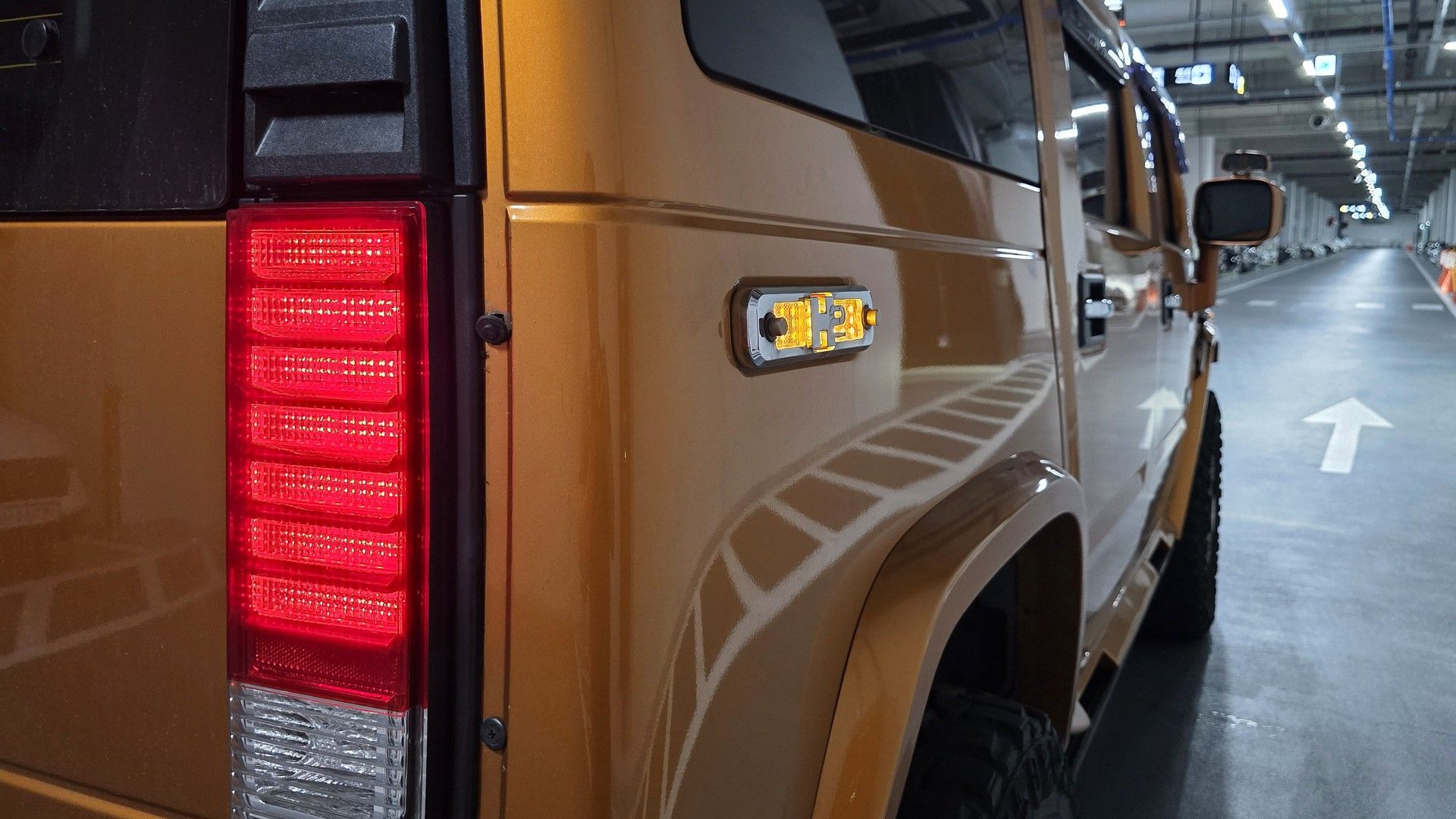 HUMMER H2