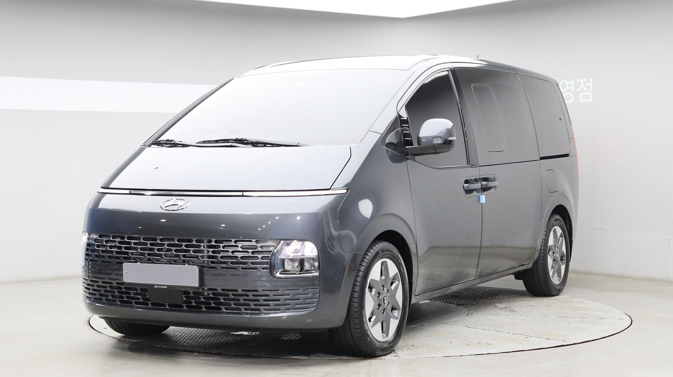 HYUNDAI STARIA 2021