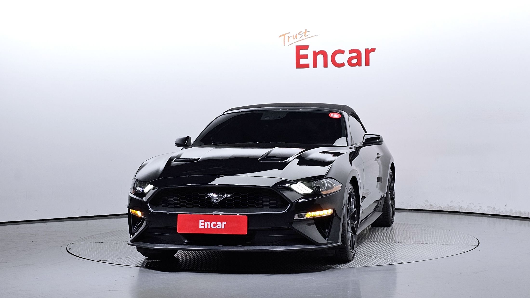 FORD MUSTANG