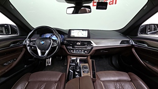 BMW 5-SERIES G30 2017