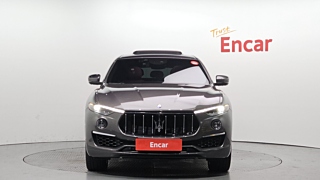 MASERATI LEVANTE 2020
