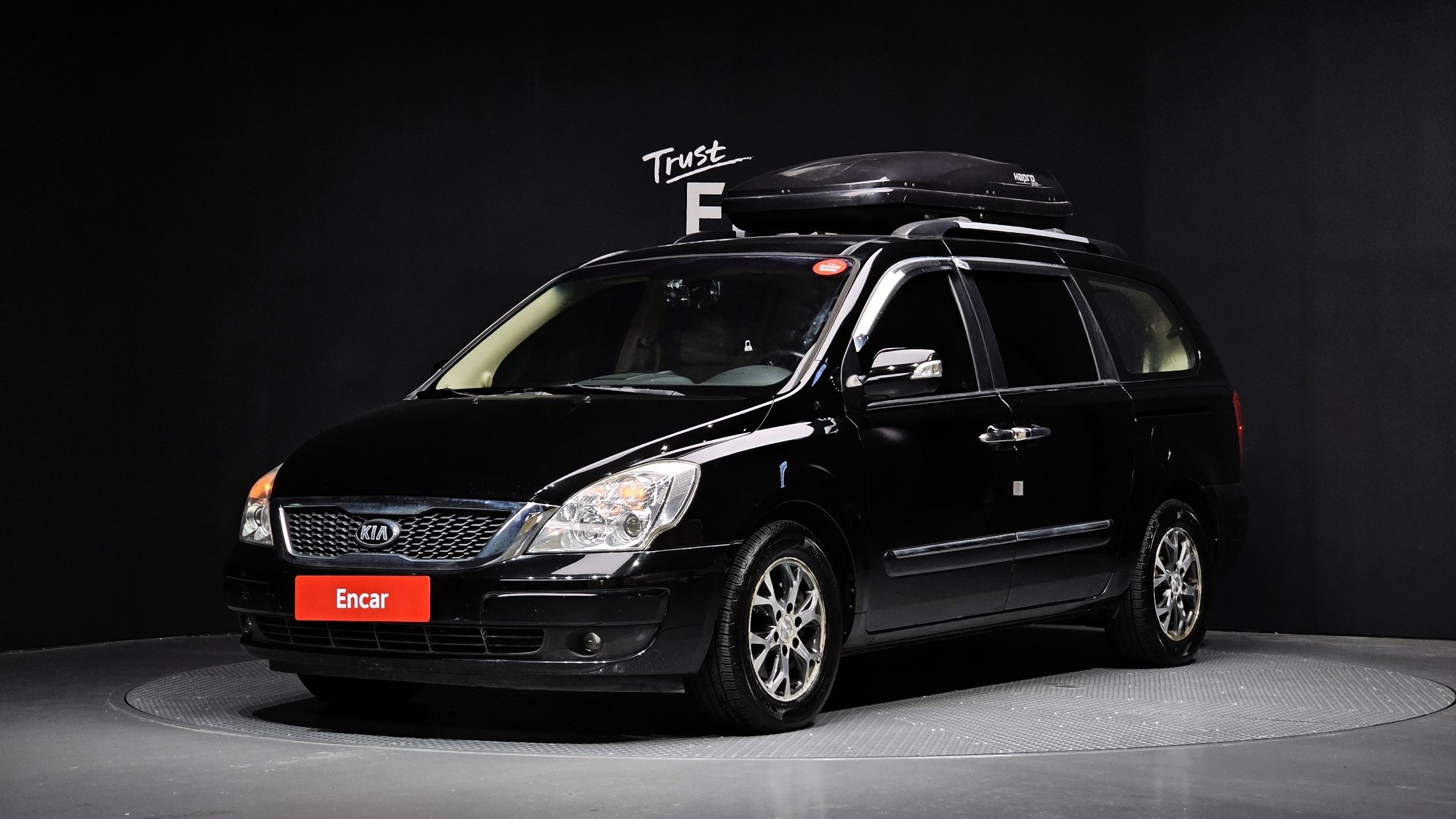 KIA CARNIVAL R 2013