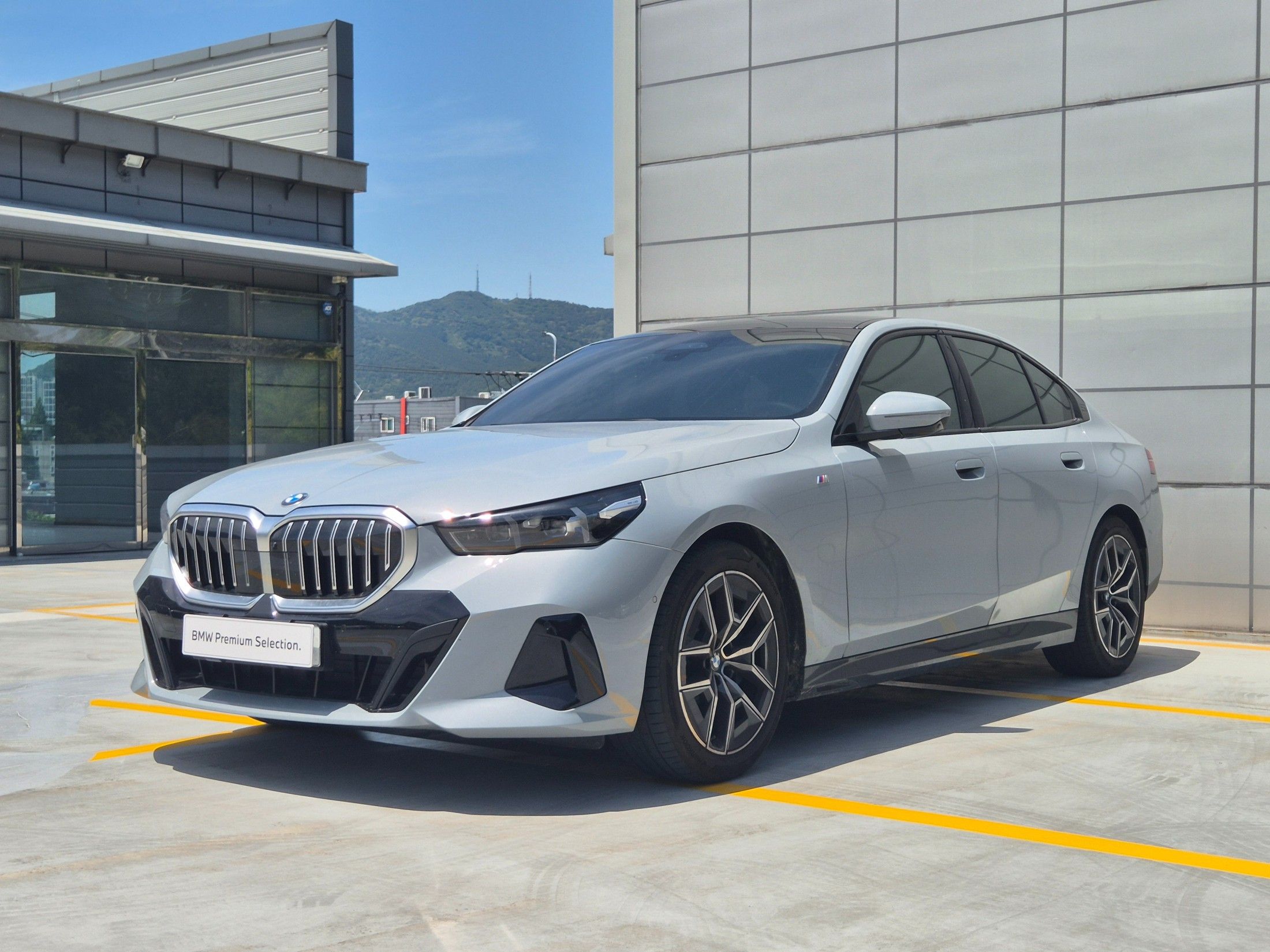 BMW 5-SERIES G60