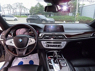 BMW 7-SERIES G11 2016