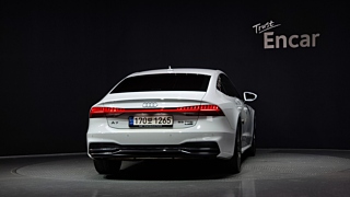 AUDI A7 4K 2021