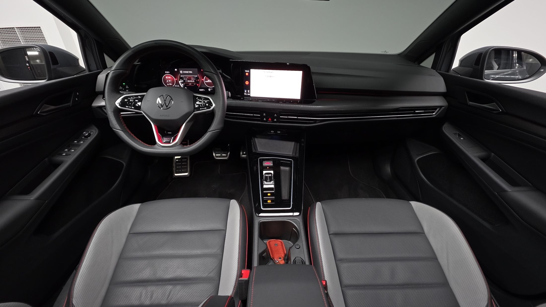 VOLKSWAGEN GOLF 2023