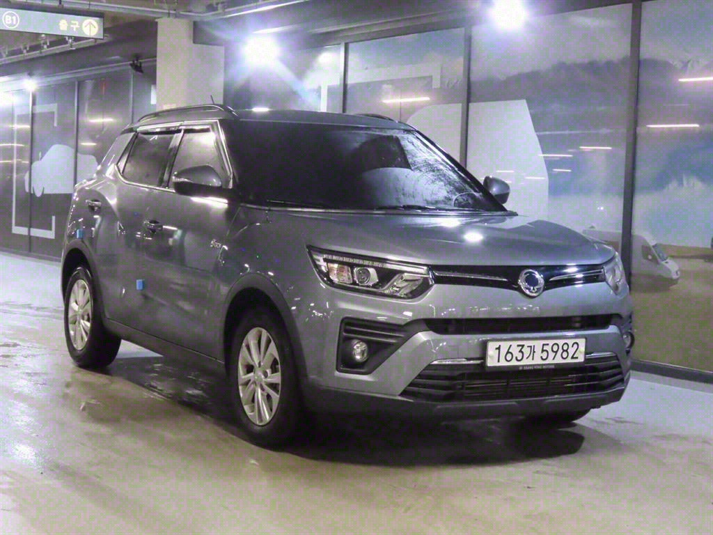 SSANGYONG TIVOLI VERY NEW