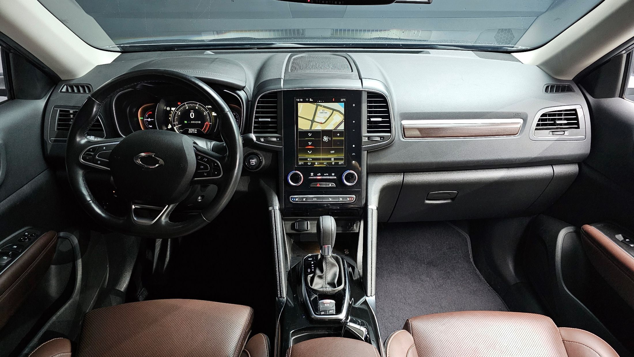 SAMSUNG QM6 2019