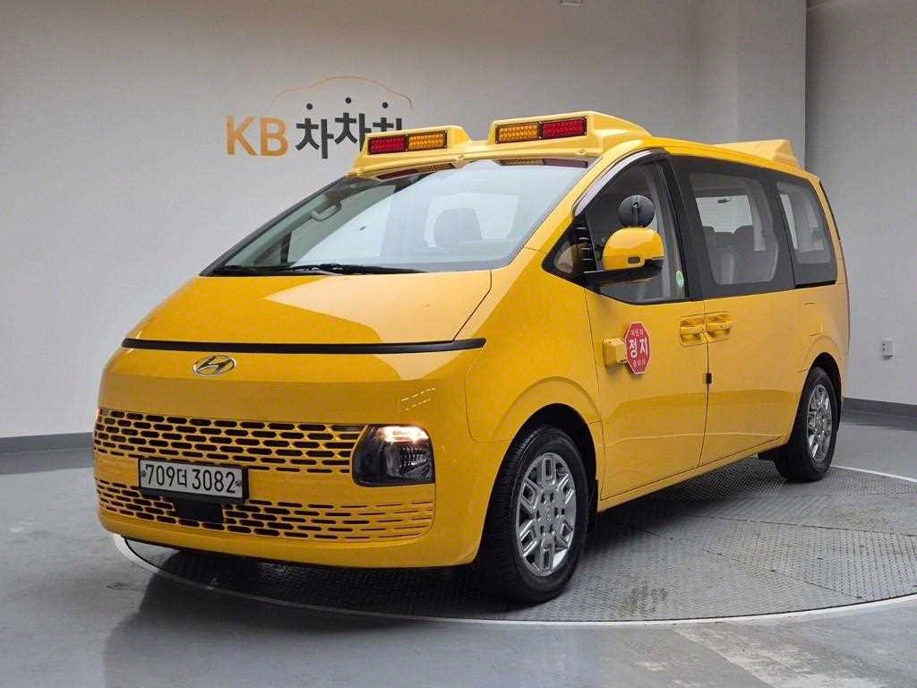 HYUNDAI STARIA 2023
