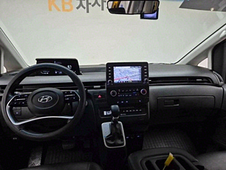 HYUNDAI STARIA 2023