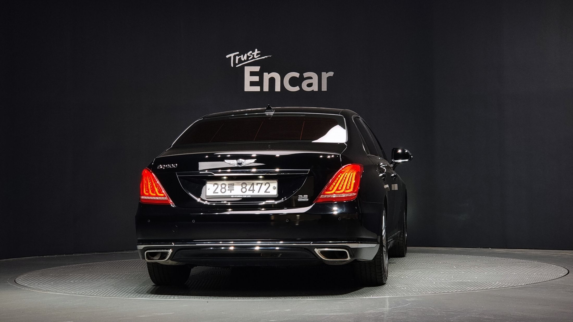GENESIS EQ900 2016