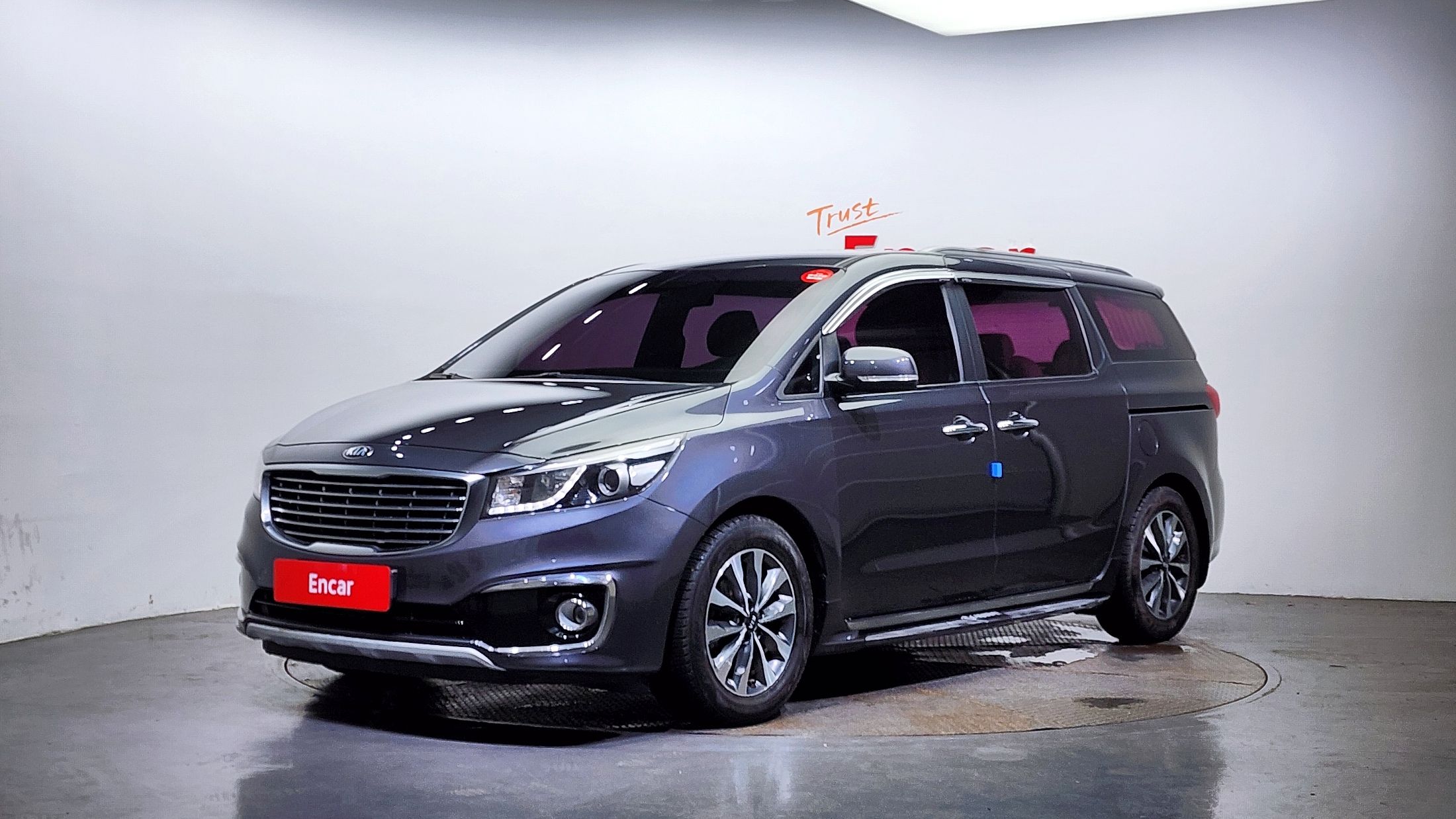 KIA CARNIVAL 2015