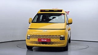 HYUNDAI STARIA 2023
